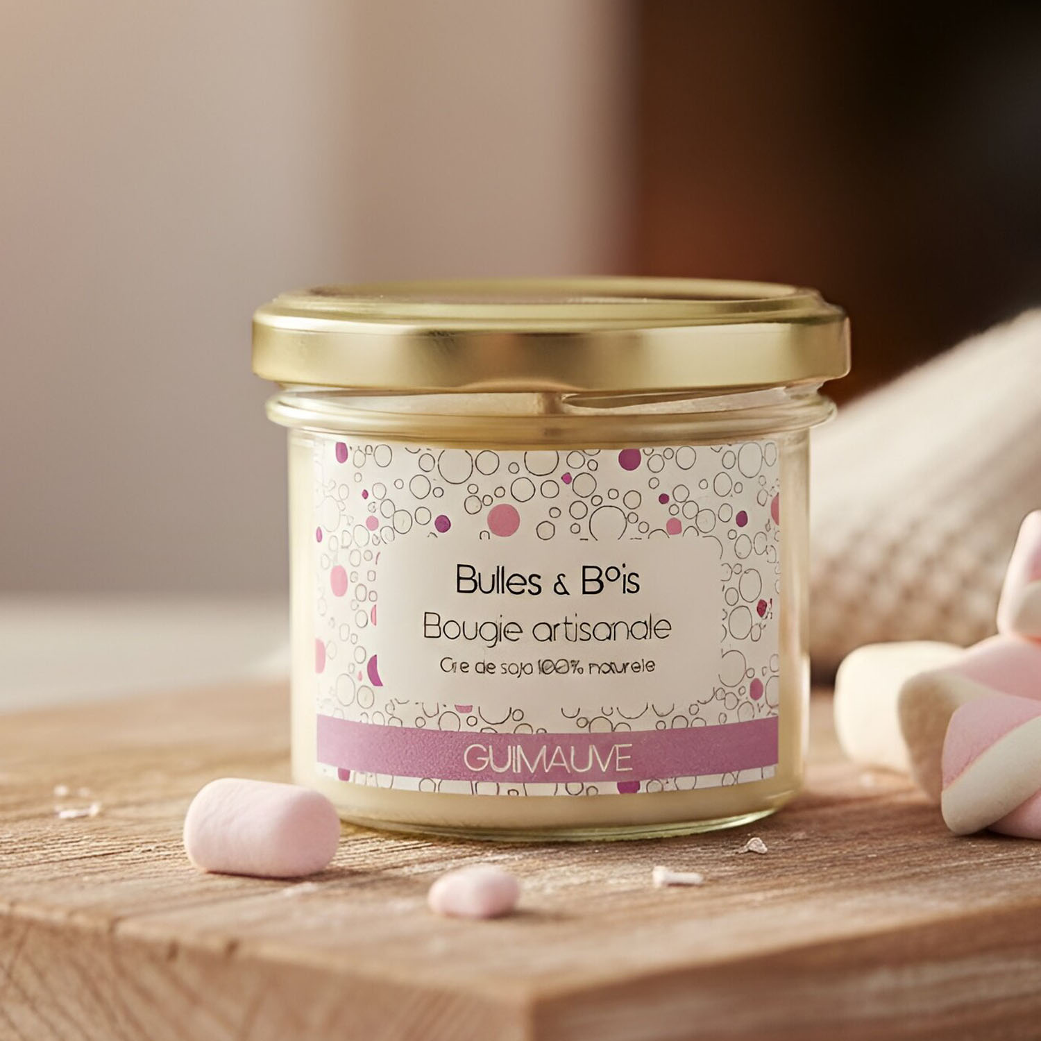 Bougie parfumée guimauve, fabriquée artisanalement par Bulles et Bois au Touvet.